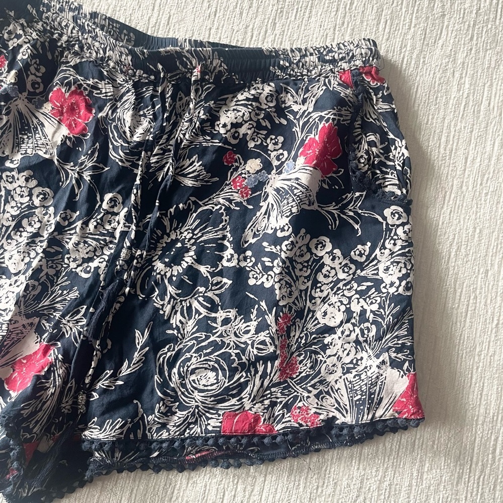 Charlotte Russe Navy Floral Shorts with Pink Accent - Picture 2 of 10